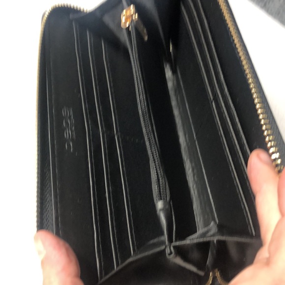 Bebe - Picture 4 of 8